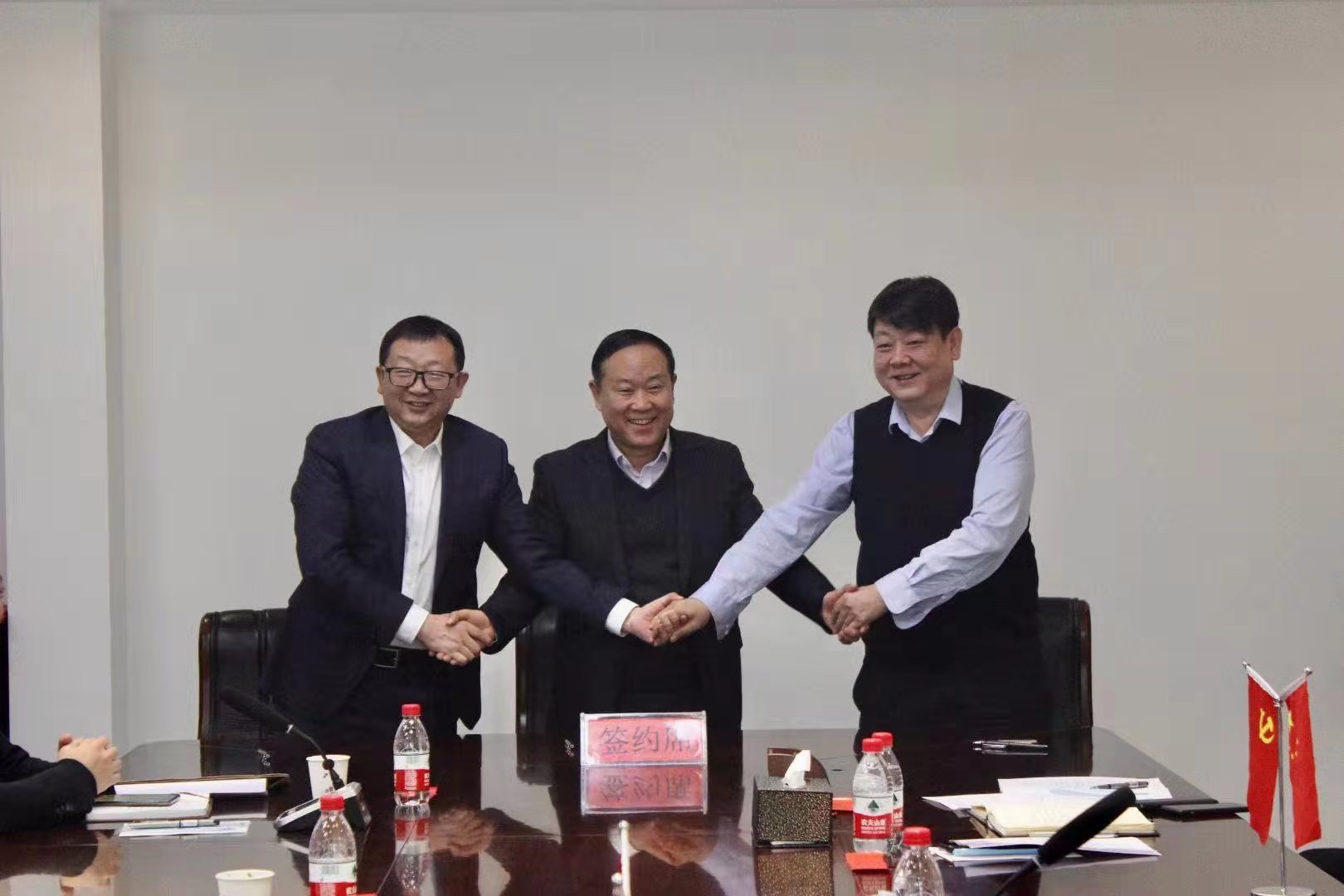 省建筑設(shè)計(jì)院與城關(guān)區(qū)城發(fā)公司、甘肅七建<br/>簽署戰(zhàn)略合作協(xié)議